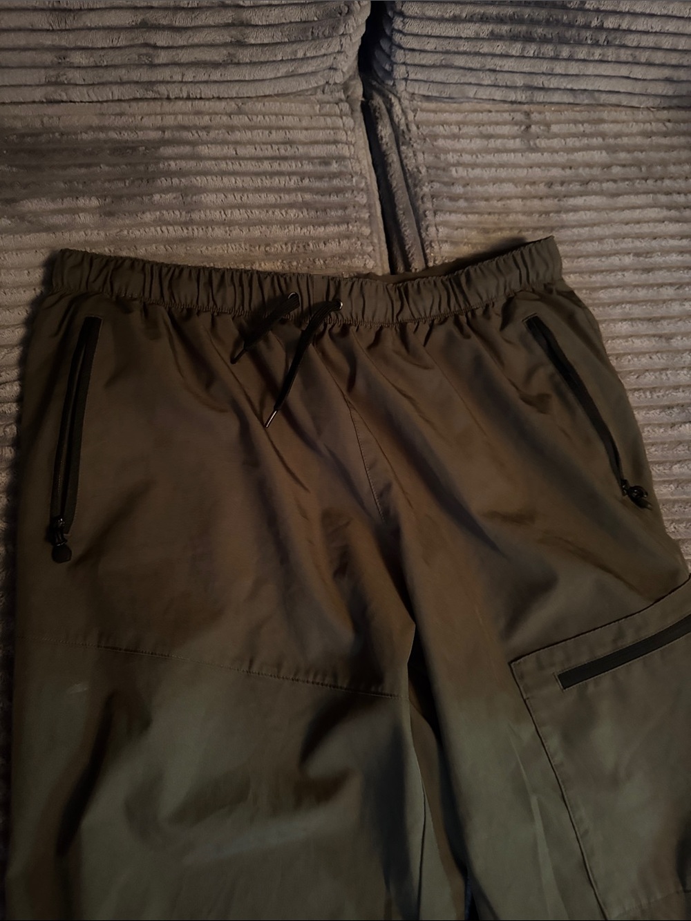 Baleaf Olive Green Cropped Cargo Jogger Pants - Picture 3 of 5